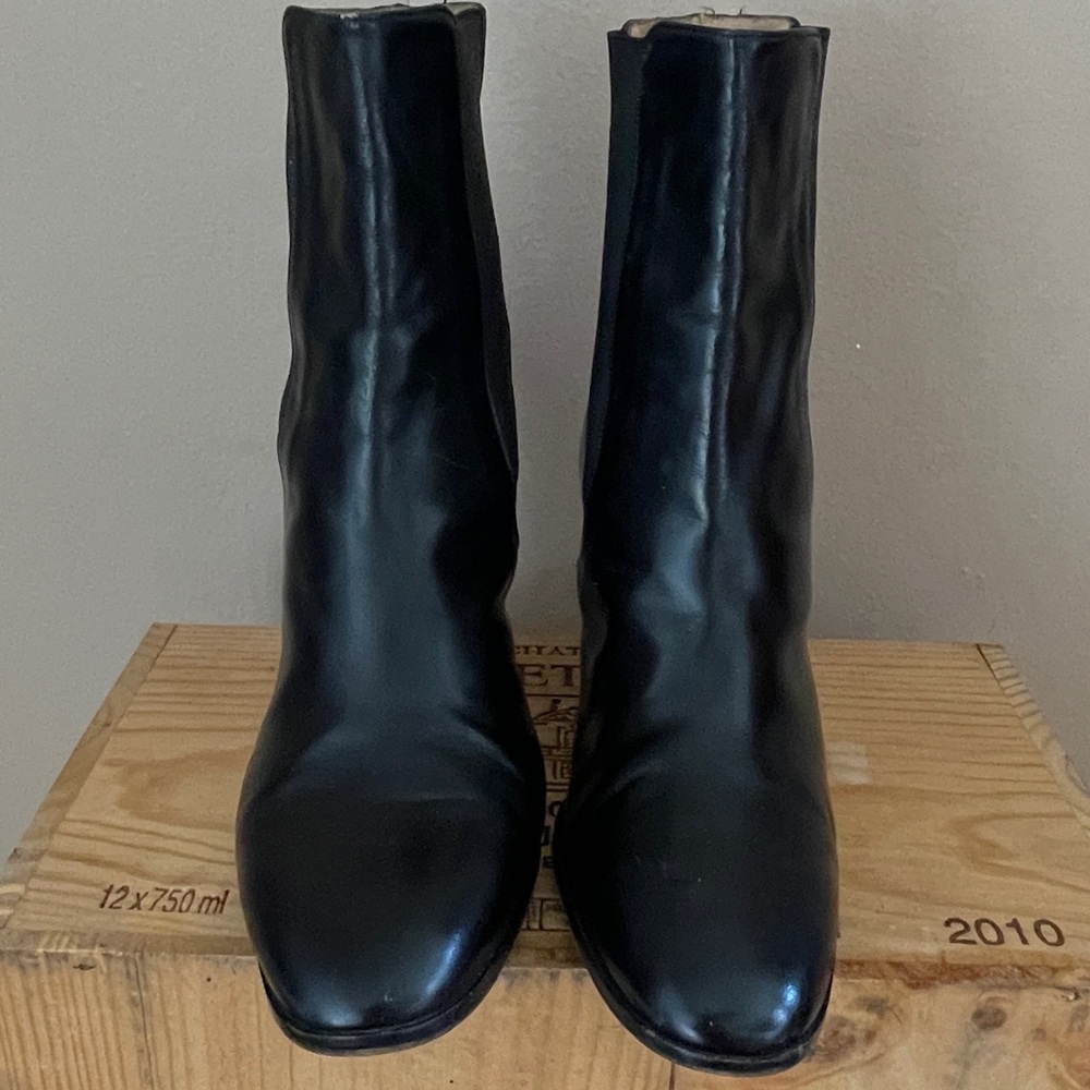 Always Chic!  Vintage Ralph Lauren Black Chelsea Leather Ankle Boots 3" Heel 9.5 - Picture 6 of 14